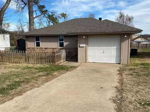 20 N University St, Seminole, OK 74868