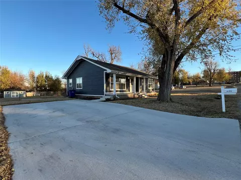 620 N 19th St, Guthrie, OK 73044