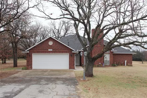 1782 Logans Run, Chandler, OK 74834