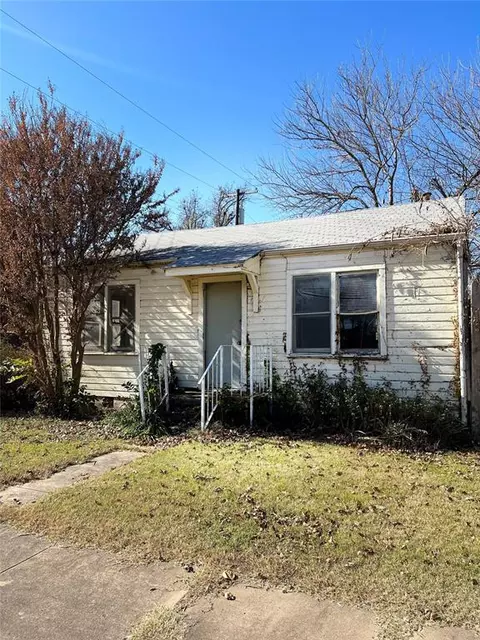 614 S 8th St, Chickasha, OK 73018