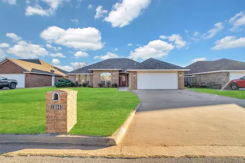 1804 Hunter Pointe Cir, Altus, OK 73521