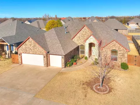 10909 SW 20th St, Yukon, OK 73099