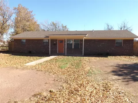1314 F St, Snyder, OK 73566