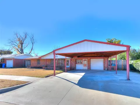 814 Woods Ave, Norman, OK 73069