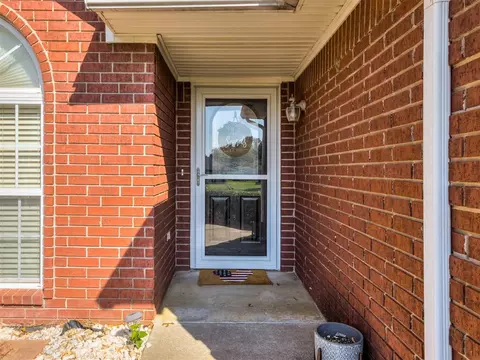 408 Checotah Dr, Checotah, OK 74426 photo 4