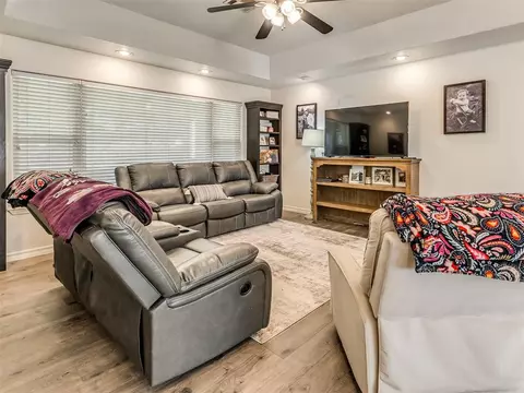 408 Checotah Dr, Checotah, OK 74426 photo 9