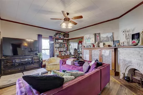 410 E 3rd St, Edmond, OK 73034 photo 3