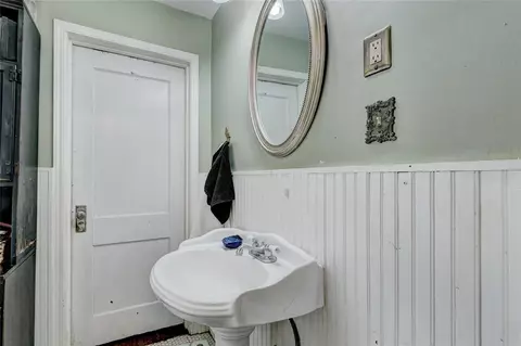 410 E 3rd St, Edmond, OK 73034 photo 9