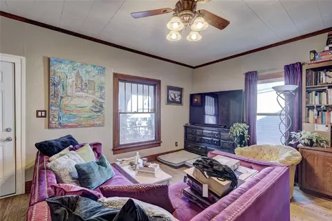 410 E 3rd St, Edmond, OK 73034 photo 4