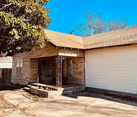603 W 10th St, Sulphur, OK 73086