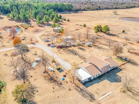 921 S Dobbs Rd, Harrah, OK 73045 photo 3