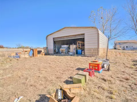 921 S Dobbs Rd, Harrah, OK 73045 photo 9