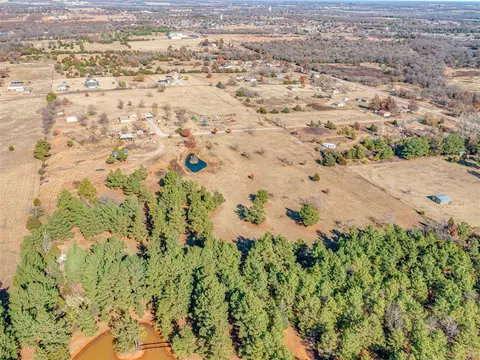921 S Dobbs Rd, Harrah, OK 73045 photo 5