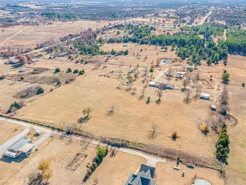 921 S Dobbs Rd, Harrah, OK 73045 photo 6