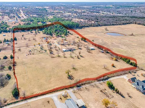 921 S Dobbs Rd, Harrah, OK 73045 photo 2