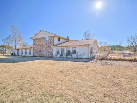 921 S Dobbs Rd, Harrah, OK 73045 photo 8