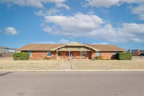901 N Peace Ave, Elk City, OK 73644