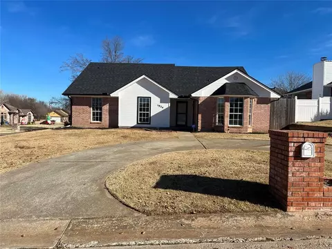 1924 Butterfield Trl, Choctaw, OK 73020