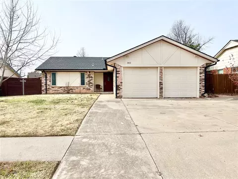 3013 Saint Thomas Ave, Moore, OK 73160