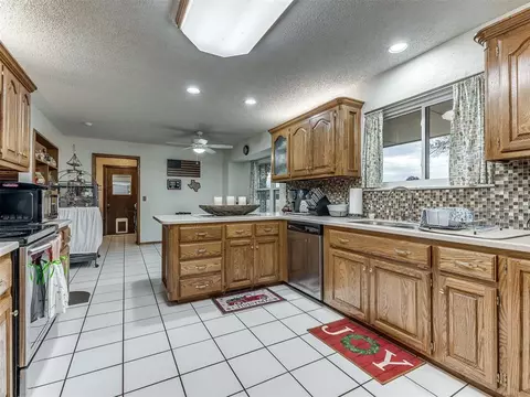 502 West Dr, Tuttle, OK 73089 photo 16