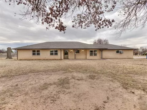 502 West Dr, Tuttle, OK 73089 photo 3