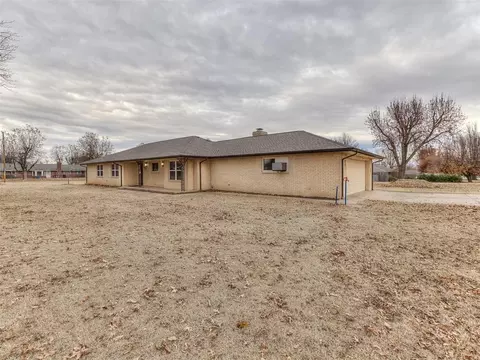 502 West Dr, Tuttle, OK 73089 photo 4