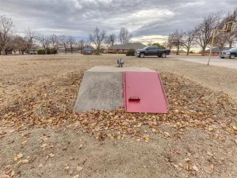 502 West Dr, Tuttle, OK 73089 photo 5
