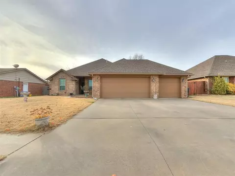 809 S Bouziden Dr, Moore, OK 73160
