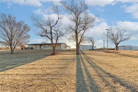 1213 E Columbia Ave, Cheyenne, OK 73628