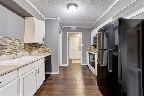 1823 E Lindsey St #3, Norman, OK 73071