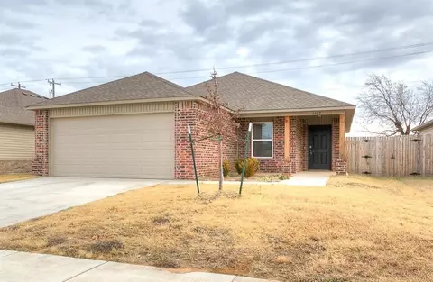 1407 Chuck Wagon Dr, El Reno, OK 73036
