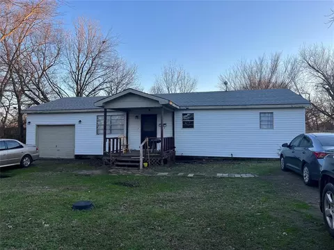 324 E Saint Louis St, Wetumka, OK 74883