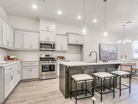16208 Whistle Creek Blvd, Edmond, OK 73013