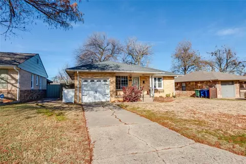 1905 Westchester Dr, The Village, OK 73120