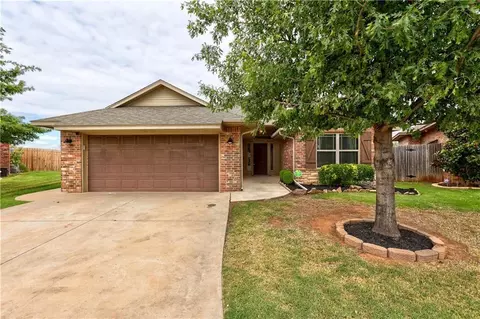 9029 NW 93rd Cir, Yukon, OK 73099