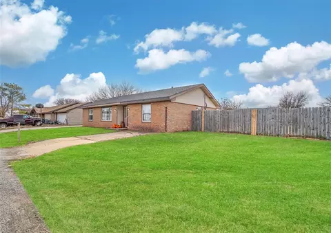 403 W Adams St, Mangum, OK 73554