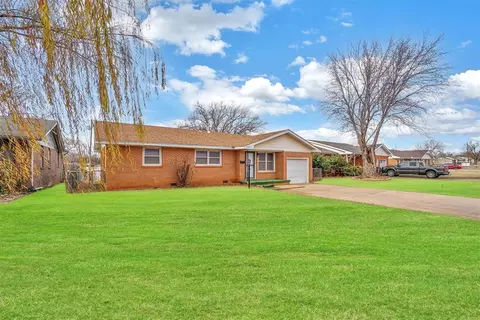 1211 Colorado Ave, Elk City, OK 73644