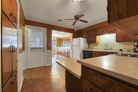 308 S Elm, Erick, OK 73645 photo 13