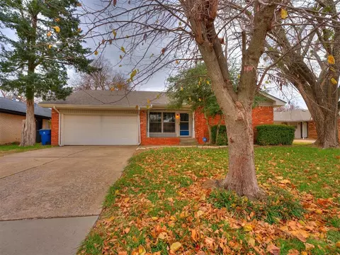 10320 Lyndon Rd, The Village, OK 73120