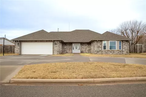 111 Hunter Hill Dr, Elk City, OK 73644