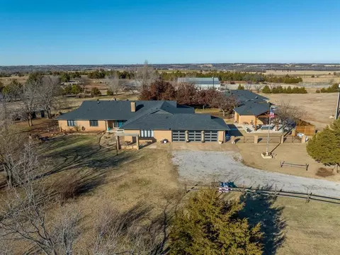 501 N Santa Fe Rd, Guthrie, OK 73044