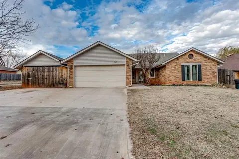 1025 NW 167th St, Edmond, OK 73012