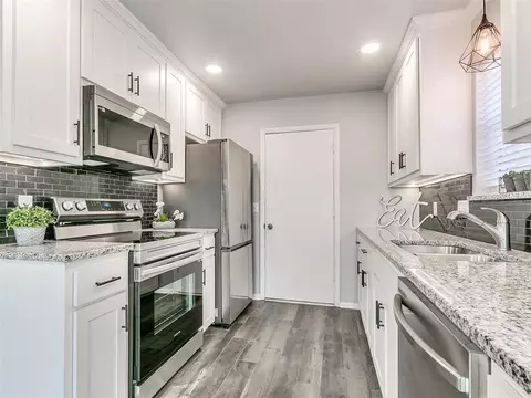 823 E Lamplighter Ct, Guthrie, OK 73044 photo 11