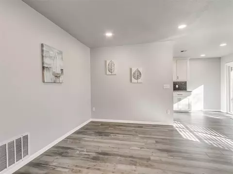 823 E Lamplighter Ct, Guthrie, OK 73044 photo 5
