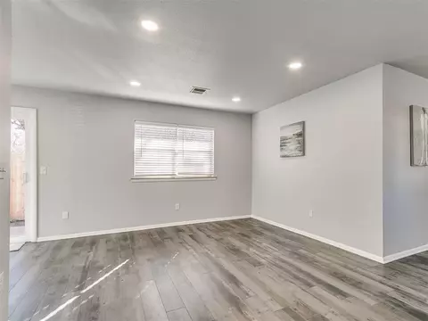 823 E Lamplighter Ct, Guthrie, OK 73044 photo 8