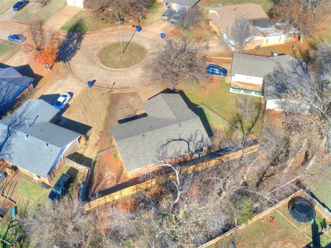 823 E Lamplighter Ct, Guthrie, OK 73044 photo 33