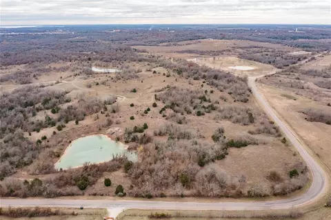 Cliff Road, Kingston, OK 73439