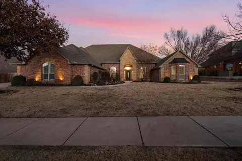 2800 Warwick Pl, Edmond, OK 73013