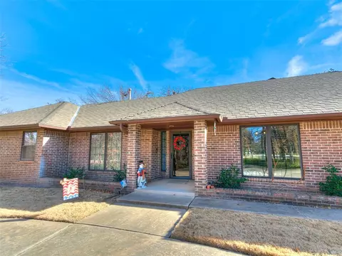 1420 Sleepy Hollow Rd, Edmond, OK 73034