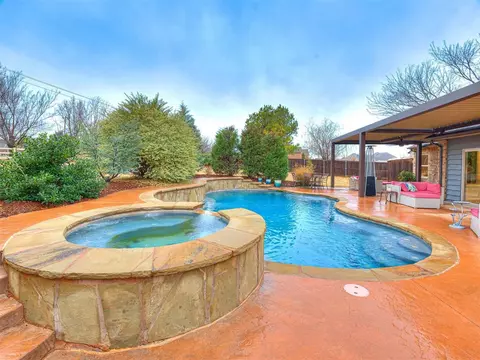 1200 Stone Crest Dr, Edmond, OK 73034